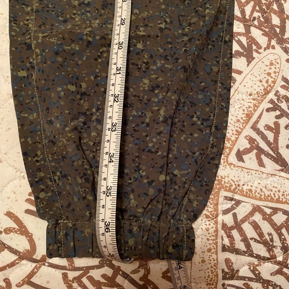 MEC hiking pants - Picture 9 of 9